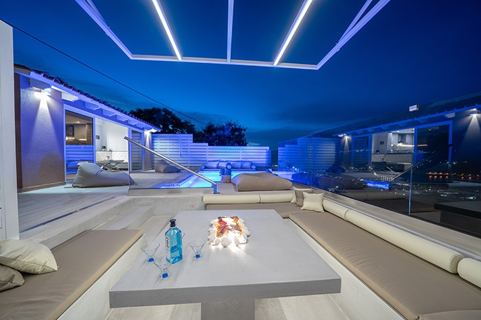 Νέα Luxe Suite με πισίνα